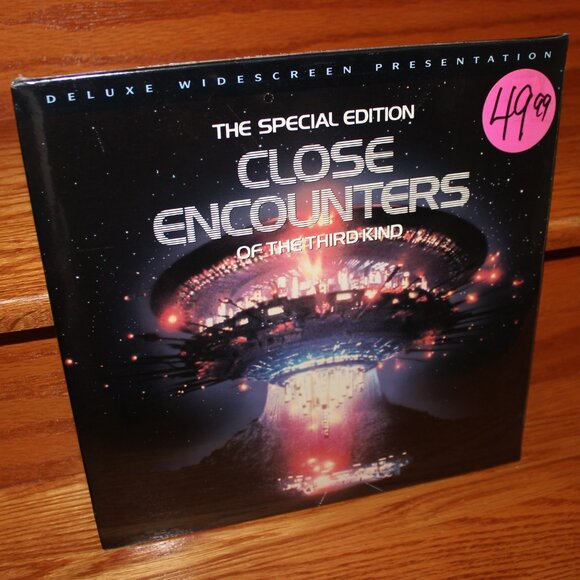 3/$118- CLOSE ENCOUNTERS OF THE THIRD KIND Deluxe Widescreen Special Laserdisc - Picture 1 of 6
